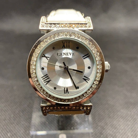 3/ $20  Geneve watch with cream colored band - Picture 1 of 5